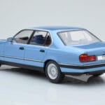 BMW Serie 7 E32 730i Azul MCG 1:18