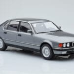 BMW Serie 7 E32 740i Plata MCG 1:18