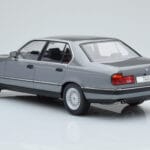 BMW Serie 7 E32 740i Plata MCG 1:18