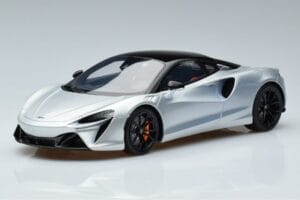 McLaren Artura Coupé Plata GT Spirit 1:18