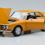 Alfa Romeo 1750 GTV Amarillo Norev 1:18 - image 2 of 7