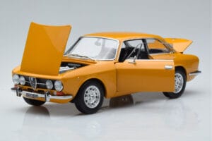 Alfa Romeo 1750 GTV Amarillo Norev 1:18 187910 Metal - imagen 2 de 7