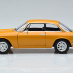 Alfa Romeo 1750 GTV Amarillo Norev 1:18 - image 4 of 7