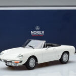 Alfa Romeo 2000 Spider Blanco Norev 1:18 - image 7 of 7