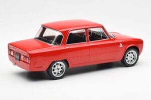 Alfa Romeo Giulia Nuova Super Rojo Custom Wheels MCG 1:18 MCG18333 Metal - imagen 2 de 6
