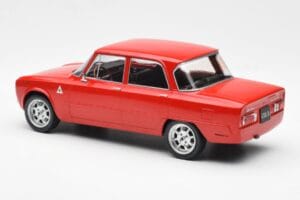 Alfa Romeo Giulia Nuova Super Rojo Custom Wheels MCG 1:18 MCG18333 Metal - imagen 5 de 6