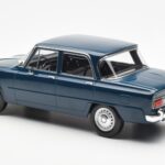 Alfa Romeo Giulia TI Azul Petróleo Norev 1:18 - image 5 of 6