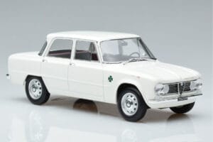 Alfa Romeo Giulia Ti Super Norev 1:18 187970 Metal - imagen 4 de 6