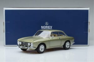 Alfa Romeo GTV 2000 Verde Edición Limitada Norev 1:18 187913 Metal - imagen 7 de 7