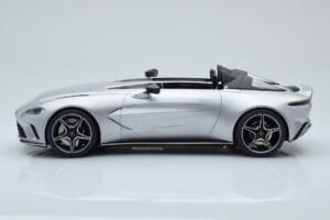 Aston Martin V12 Speedster Plata GT Spirit 1:18 GT430 Resina - imagen 3 de 6