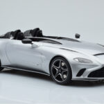 Aston Martin V12 Speedster Plata GT Spirit 1:18 - image 4 of 6