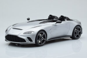 Aston Martin V12 Speedster Plata GT Spirit 1:18