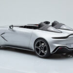 Aston Martin V12 Speedster Plata GT Spirit 1:18 - image 5 of 6