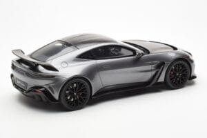 Aston Martin V12 Vantage Magnetic Plata GT Spirit 1:18 GT443 Resina - imagen 2 de 6