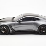 Aston Martin V12 Vantage Magnetic Plata GT Spirit 1:18 GT443 - image 3 of 6