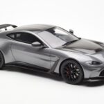 Aston Martin V12 Vantage Magnetic Plata GT Spirit 1:18 GT443 - image 4 of 6