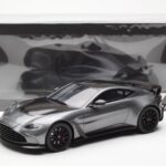 Aston Martin V12 Vantage Magnetic Plata GT Spirit 1:18 GT443 - image 6 of 6