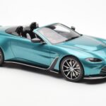 Aston Martin V12 Vantage Roadster Tayos Turquesa Verde GT Spirit 1:18 GT445 - image 4 of 6