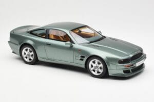 Aston Martin V8 Vantage Verde GT Spirit 1:18 GT345 Resina - imagen 4 de 6