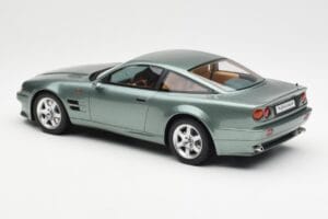 Aston Martin V8 Vantage Verde GT Spirit 1:18 GT345 Resina - imagen 5 de 6