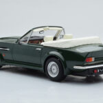 Aston Martin V8 Vantage Volante Verde GT Spirit 1:18 - image 5 of 6