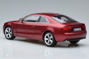 Audi A5 B8 Rojo Granate Norev 1:18 188352 Metal - imagen 6 de 7