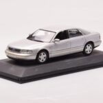 Audi A8 D2 Plata Franja Verde Minichamps 1:43 - image 2 of 4