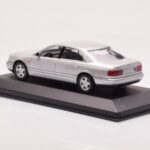 Audi A8 D2 Plateado Minichamps 1:43 - image 3 of 4