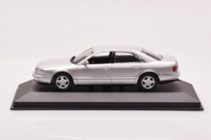Audi A8 D2 Plateado Minichamps 1:43 433013006