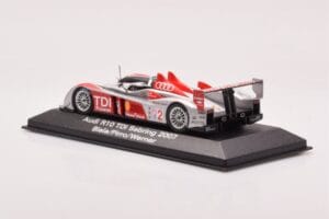 Audi R10 TDI LMP1 #2 F. Biela / E. Pirro / M. Werner 12 Hours of Sebring 2007 Minichamps 1:43 5020700233 Metal - imagen 3 de 4