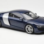 Audi R8 4.2 FSI V8 Azul Kyosho 1:18 09213BL - image 6 of 8