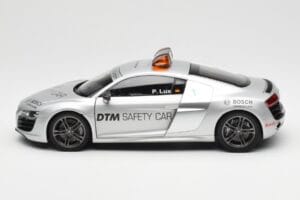Audi R8 5.2 DTM Safety Car 2010 Kyosho 1:18 09216DTM Metal - imagen 4 de 8