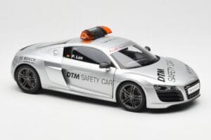 Audi R8 5.2 DTM Safety Car 2010 Kyosho 1:18 09216DTM Metal - imagen 6 de 8