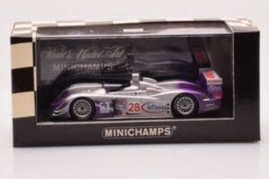 Audi R8 LMP900 #28 F. Biela / P. Kaffer / A. McNish 12 Hours of Sebring Winner 2004 Minichamps 1:43 4000412328 Metal - imagen 4 de 4