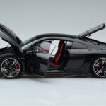 Audi R8 Performance Negro Kengfai 1:18 - image 4 of 10
