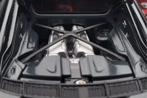 Audi R8 Performance Negro Kengfai 1:18 VAKF-0353 Metal - imagen 9 de 10