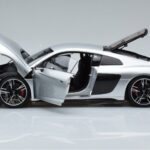 Audi R8 Performance Plata Kengfai 1:18 - image 4 of 10