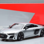 Audi R8 Performance Plata Kengfai 1:18 - image 10 of 10