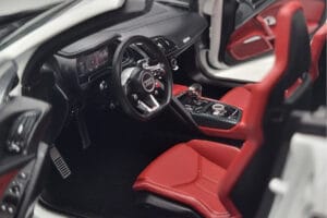 Audi R8 Spyder Performance Blanco Kengfai 1:18 VAKF-0351 Metal - imagen 9 de 11