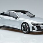 Audi RS e-tron GT Plata Norev 1:18 188381 Metal - image 4 of 6