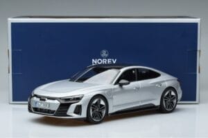 Audi RS e-tron GT Plata Norev 1:18 188381 Metal - imagen 6 de 6