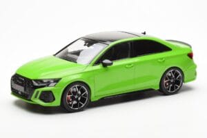 Audi RS3 8Y Sedán Verde MCG 1:18 MCG18449