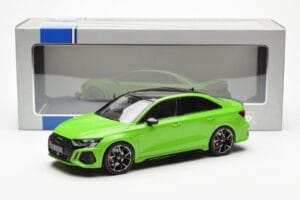 Audi RS3 8Y Sedán Verde MCG 1:18 MCG18449 Metal - imagen 6 de 6