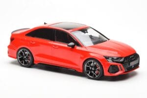 Audi RS3 8Y Sedán Rojo MCG 1:18 MCG18451 Metal - imagen 4 de 6