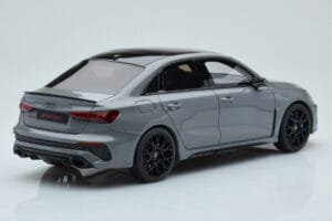 Audi RS3 8Y Sedán Performance Edition Gris GT Spirit 1:18 GT885 Resina - imagen 2 de 6