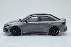 Audi RS3 8Y Sedán Performance Edition Gris GT Spirit 1:18 GT885 Resina - imagen 3 de 6