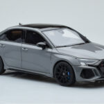 Audi RS3 8Y Sedán Performance Edition Gris GT Spirit 1:18 - image 4 of 6