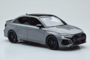 Audi RS3 8Y Sedán Performance Edition Gris GT Spirit 1:18 GT885 Resina - imagen 4 de 6