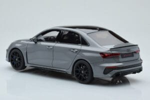 Audi RS3 8Y Sedán Performance Edition Gris GT Spirit 1:18 GT885 Resina - imagen 5 de 6