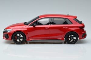 Audi RS3 8Y Sportback Rojo GT Spirit 1:18 GT378 Resina - imagen 3 de 6